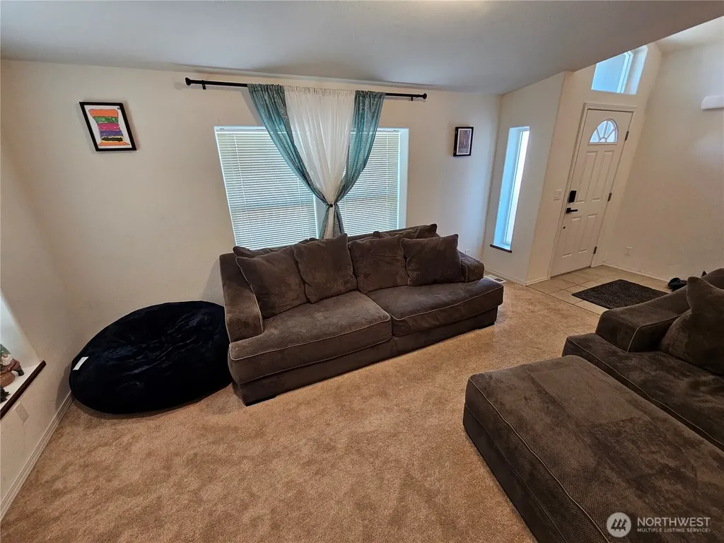 114 E 7th Street Lind WA 99341