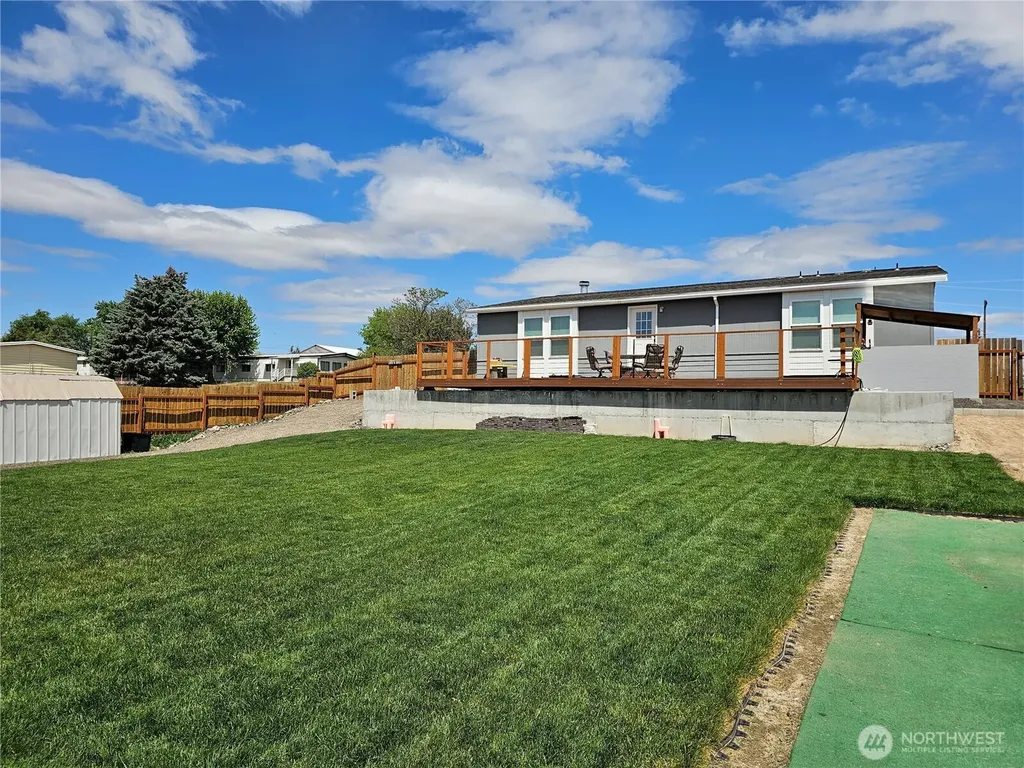 114 E 7th Street Lind WA 99341