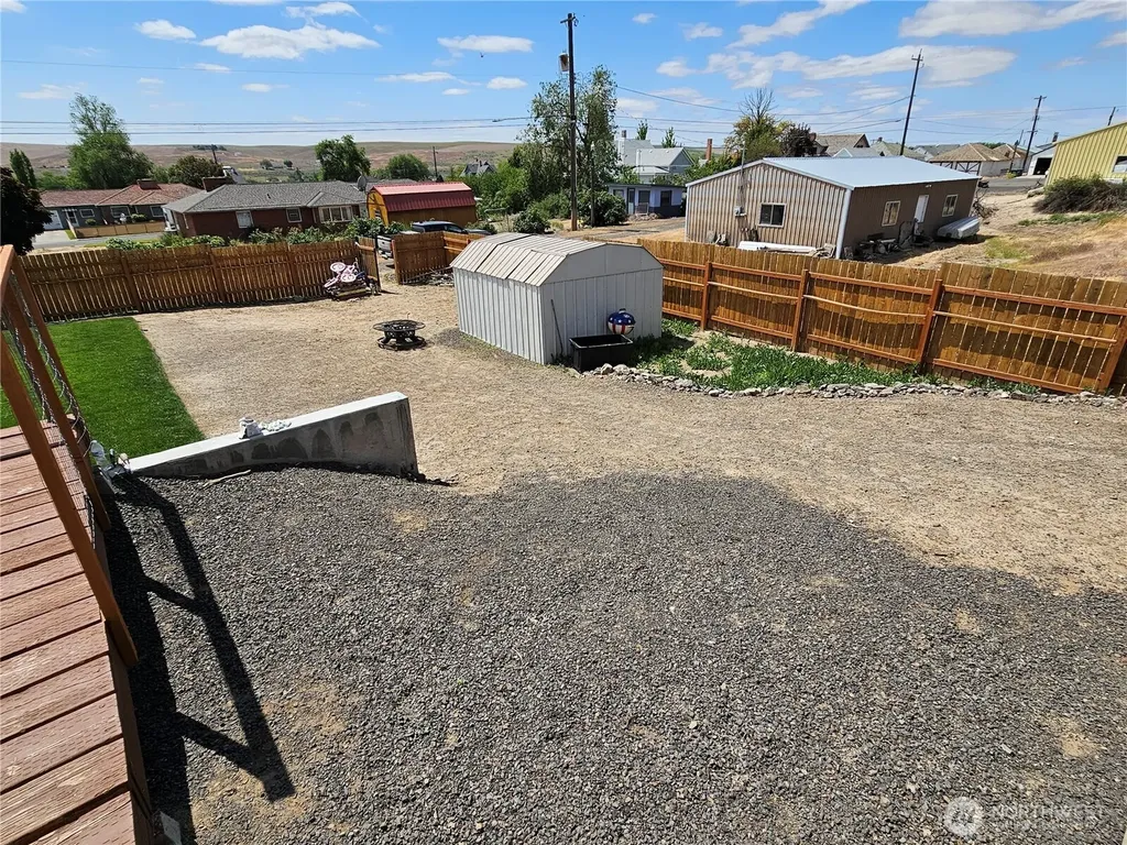 114 E 7th Street Lind WA 99341