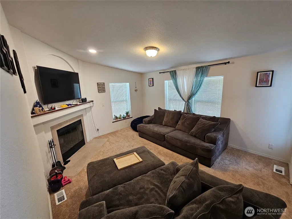 114 E 7th Street Lind WA 99341