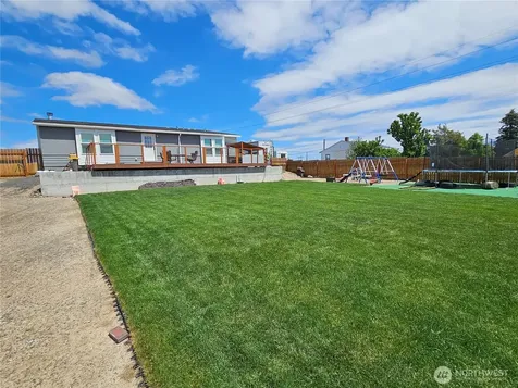 114 E 7th Street Lind WA 99341