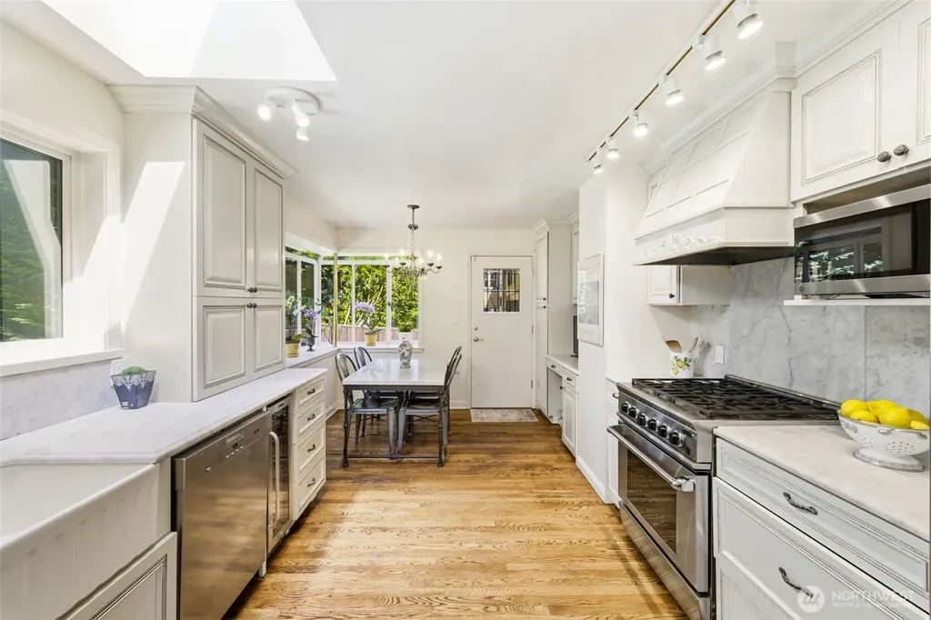 1637 Broadmoor Drive E Seattle WA 98112