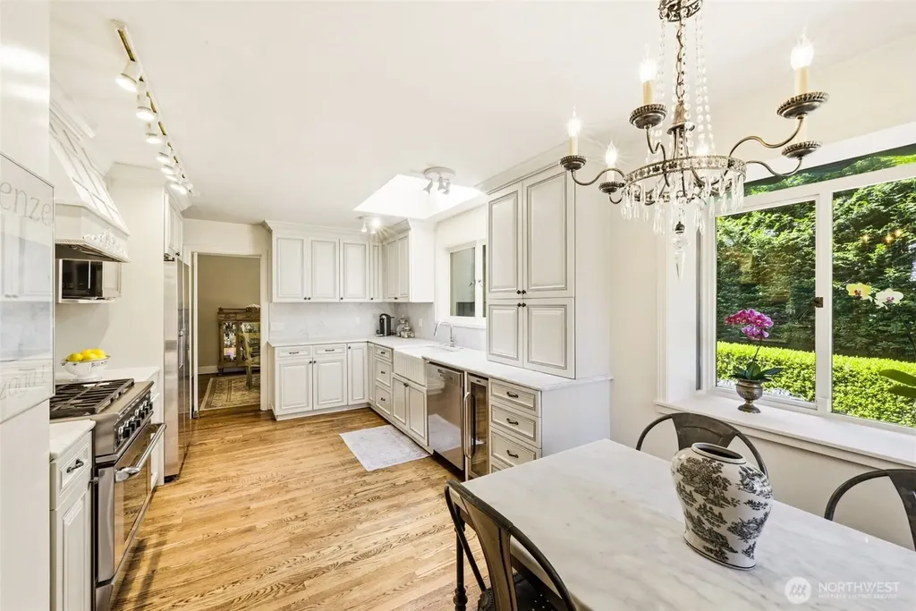 1637 Broadmoor Drive E Seattle WA 98112