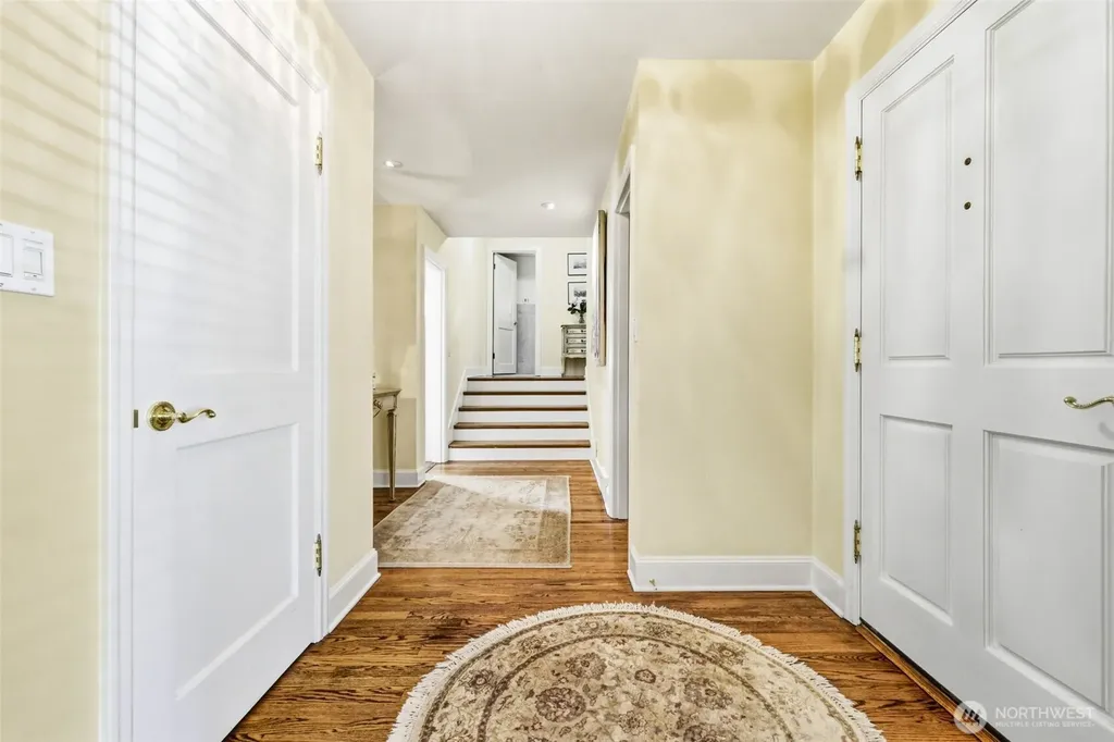1637 Broadmoor Drive E Seattle WA 98112