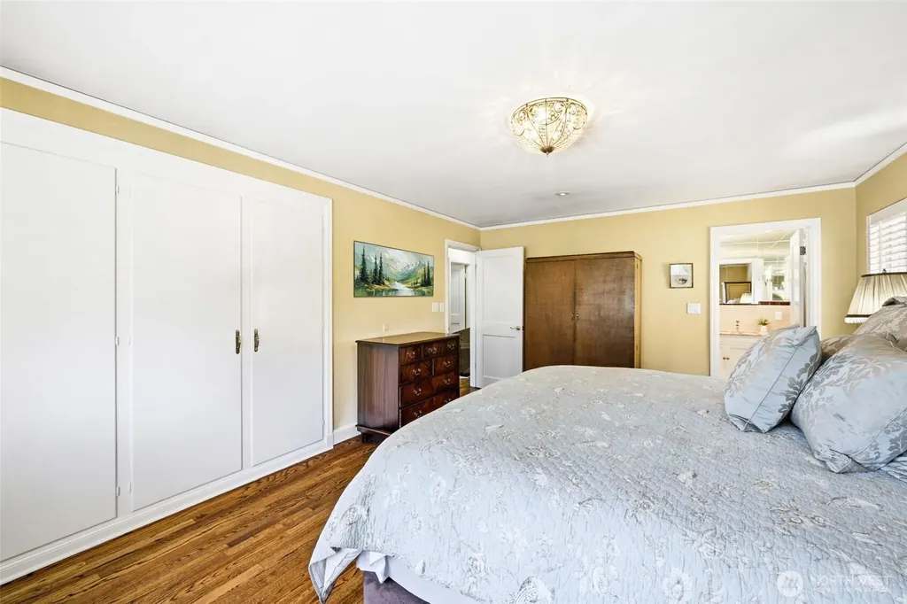 1637 Broadmoor Drive E Seattle WA 98112
