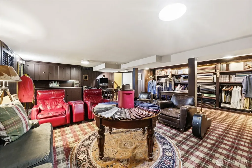 1637 Broadmoor Drive E Seattle WA 98112