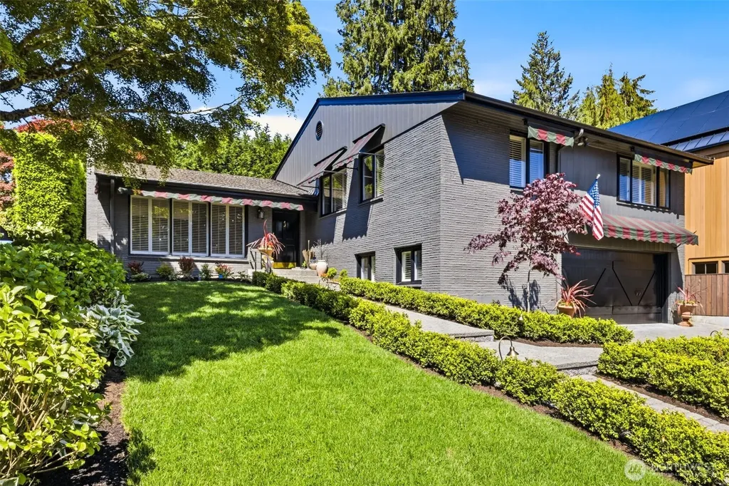 1637 Broadmoor Drive E Seattle WA 98112