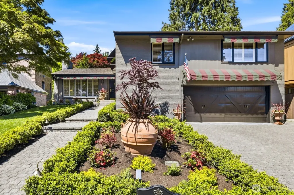 1637 Broadmoor Drive E Seattle WA 98112