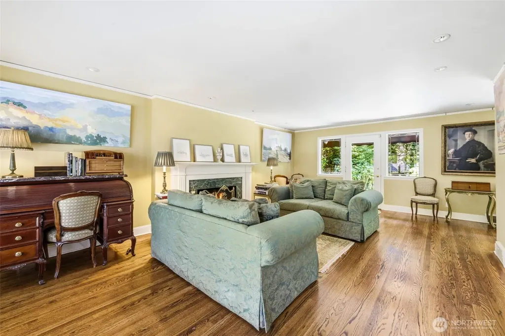 1637 Broadmoor Drive E Seattle WA 98112