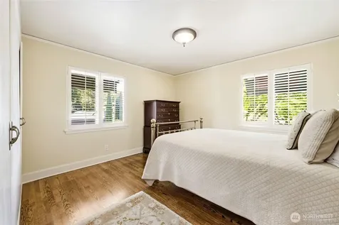 1637 Broadmoor Drive E Seattle WA 98112