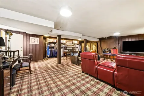 1637 Broadmoor Drive E Seattle WA 98112