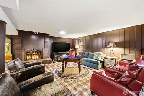 1637 Broadmoor Drive E Seattle WA 98112