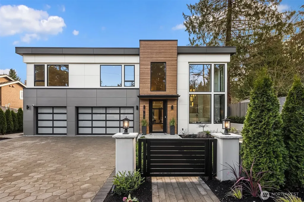 7611 NE 12th Street Medina WA 98039