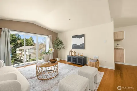 12034 15th Avenue NE Seattle WA 98125