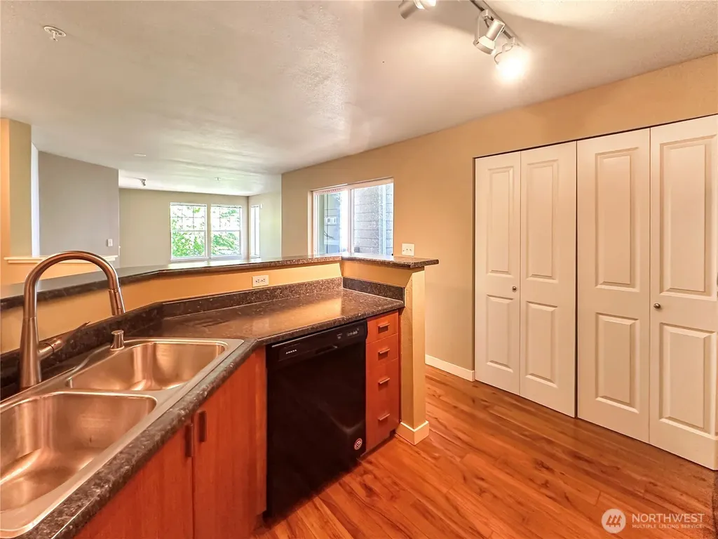 7711 NE 175th Street Kenmore WA 98028