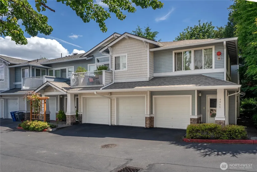 4045 S 212th Court Seatac WA 98198