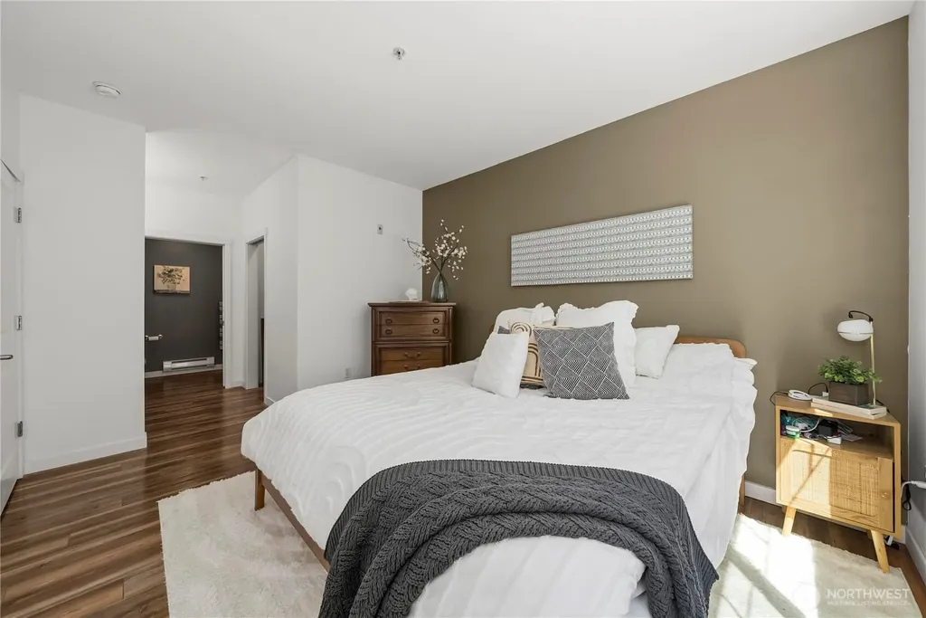 4045 S 212th Court Seatac WA 98198
