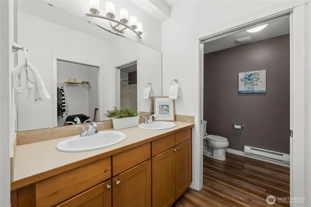 4045 S 212th Court Seatac WA 98198