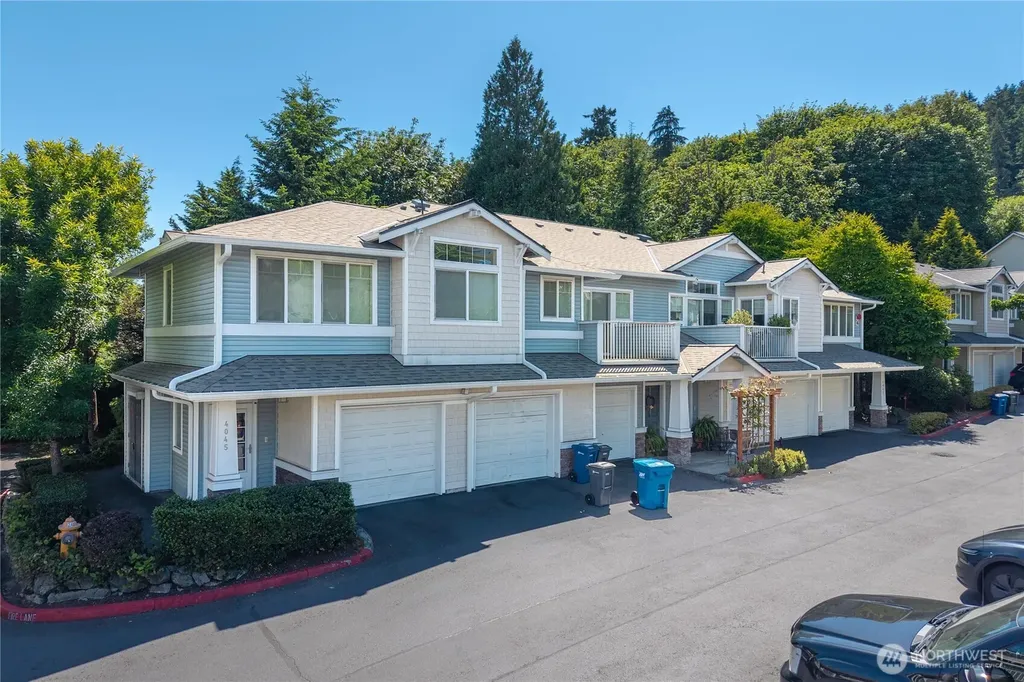4045 S 212th Court Seatac WA 98198