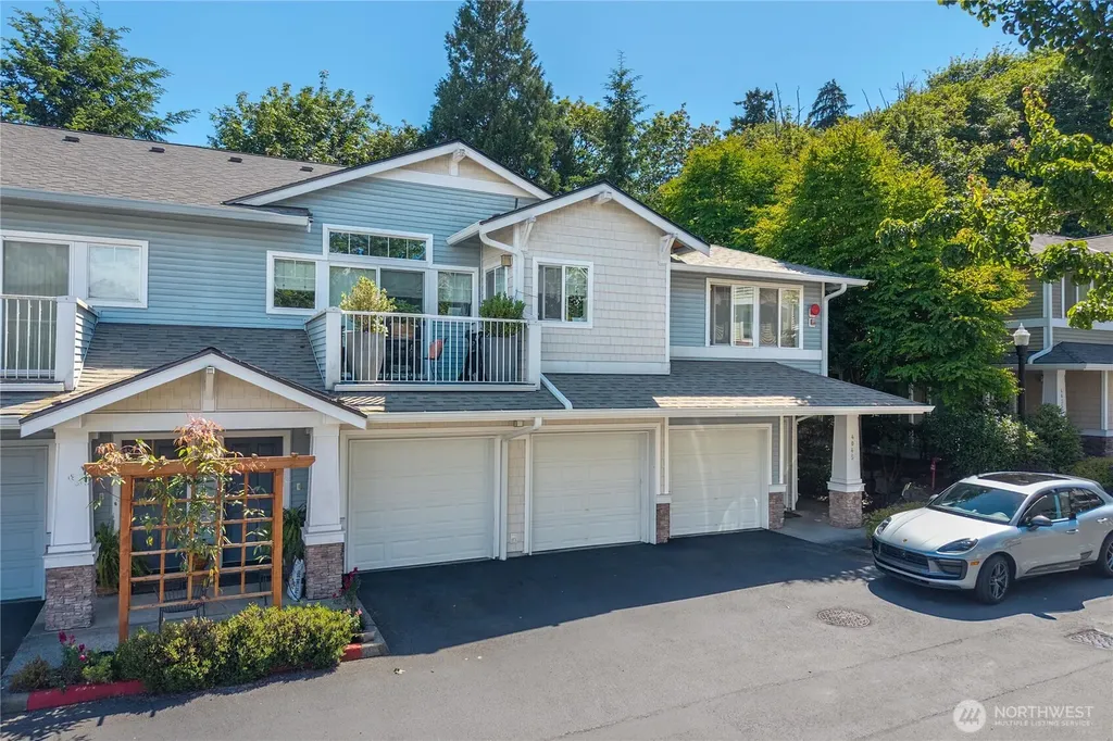 4045 S 212th Court Seatac WA 98198