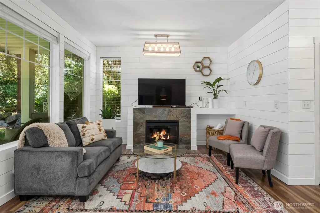 4045 S 212th Court Seatac WA 98198