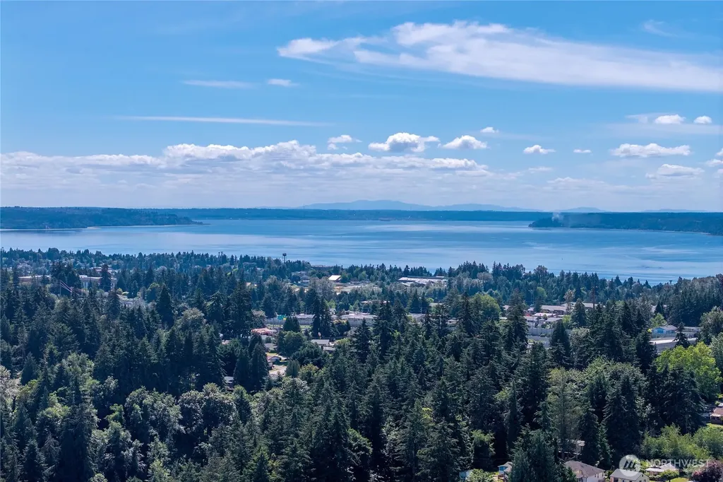 4045 S 212th Court Seatac WA 98198
