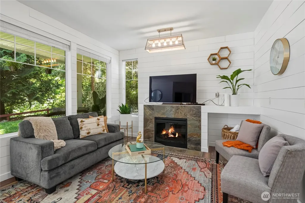 4045 S 212th Court Seatac WA 98198