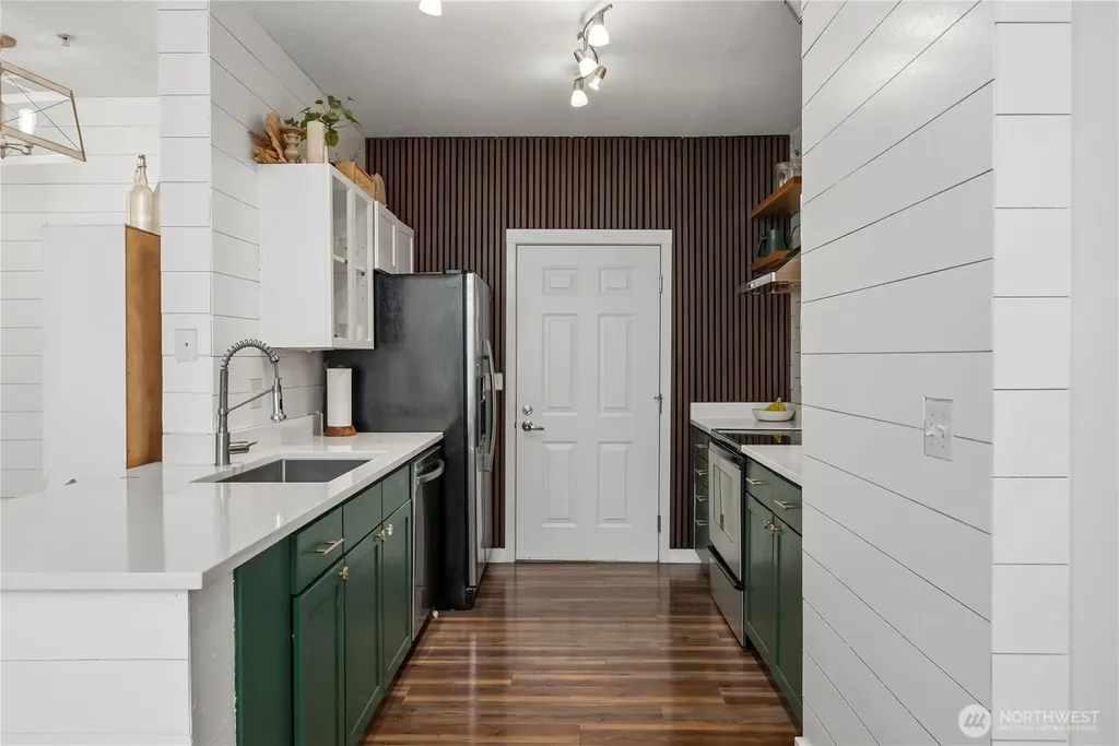 4045 S 212th Court Seatac WA 98198