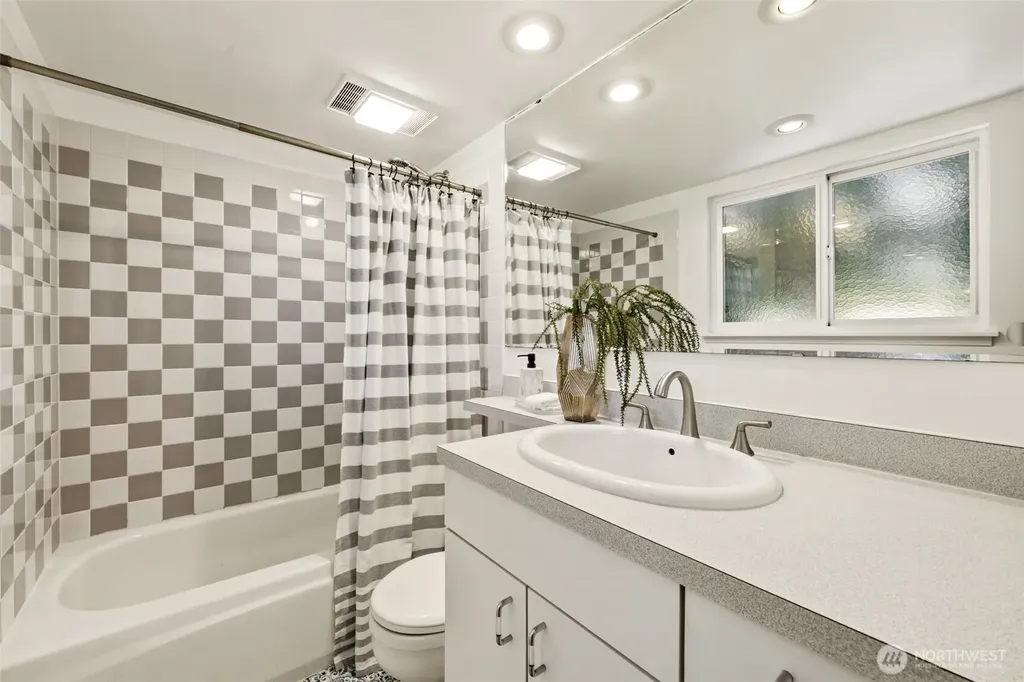 7612 135th Place NE Redmond WA 98052