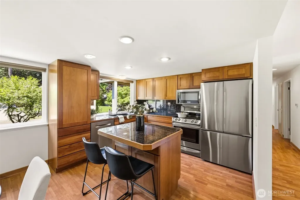 7612 135th Place NE Redmond WA 98052