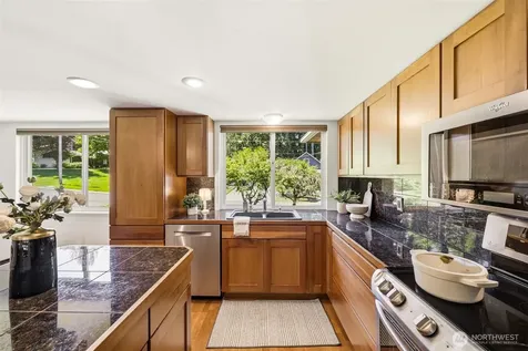 7612 135th Place NE Redmond WA 98052