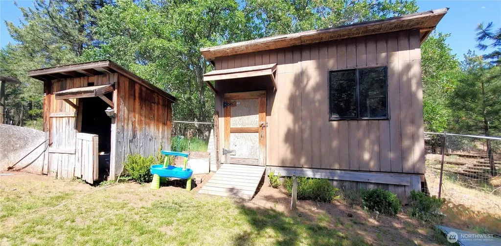 223 Goldenpine Goldendale WA 98620