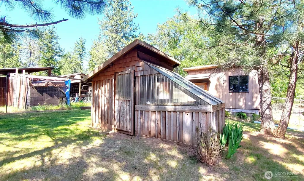 223 Goldenpine Goldendale WA 98620