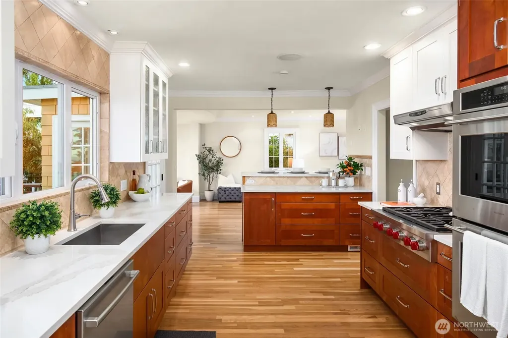 1126 33rd Avenue S Seattle WA 98144