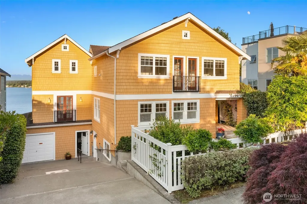 1126 33rd Avenue S Seattle WA 98144