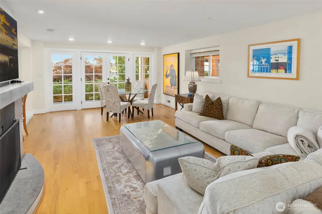 1126 33rd Avenue S Seattle WA 98144
