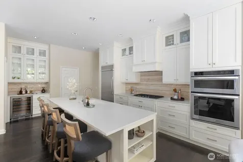 23115 SE 44th Street Sammamish WA 98075