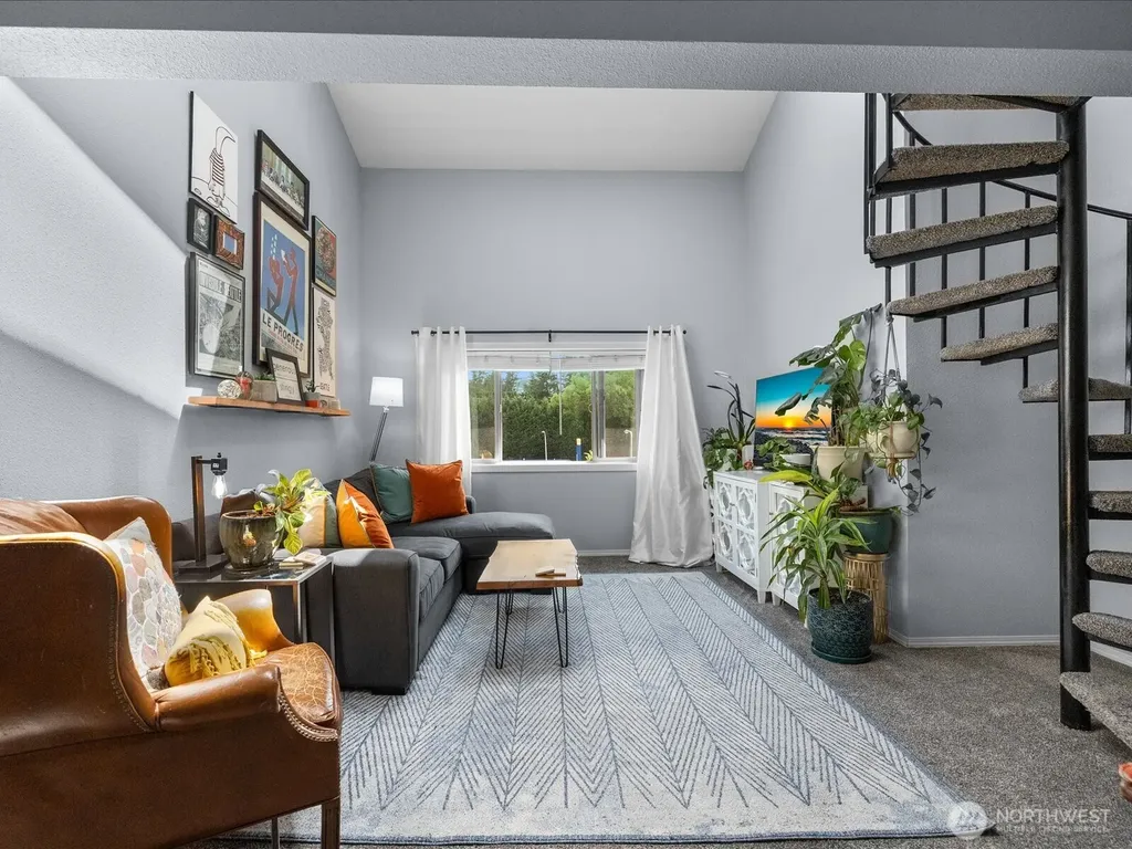 14300 32nd Avenue NE Seattle WA 98125
