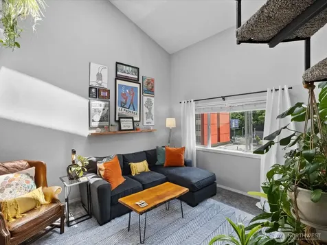 14300 32nd Avenue NE Seattle WA 98125