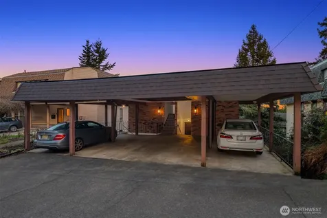5220 21st Avenue NE Seattle WA 98105