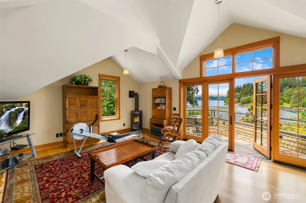 5522 NE Fletcher Landing Bainbridge Island WA 98110