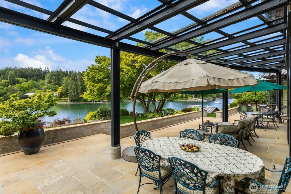 5522 NE Fletcher Landing Bainbridge Island WA 98110