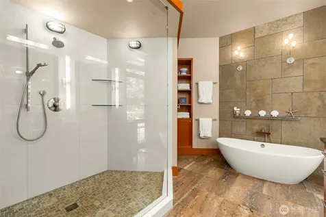 5522 NE Fletcher Landing Bainbridge Island WA 98110