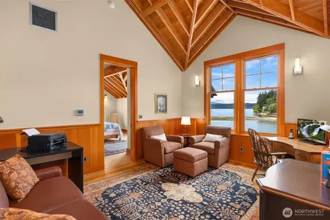 5522 NE Fletcher Landing Bainbridge Island WA 98110