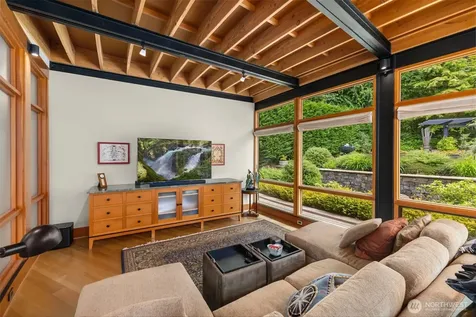 5522 NE Fletcher Landing Bainbridge Island WA 98110