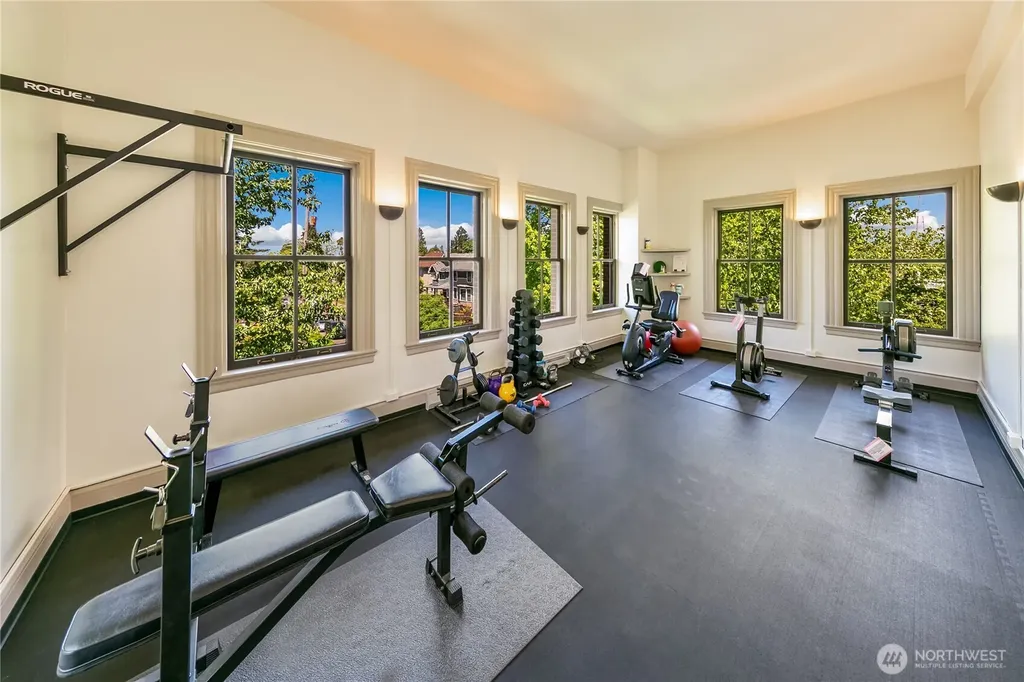 1401 5th Avenue W Seattle WA 98119