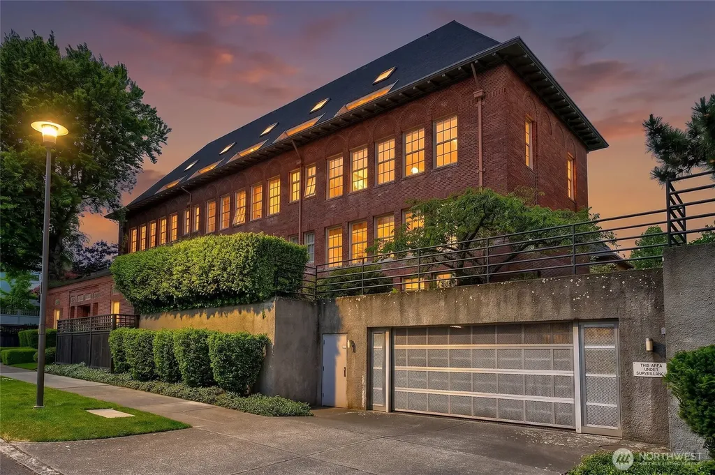 1401 5th Avenue W Seattle WA 98119