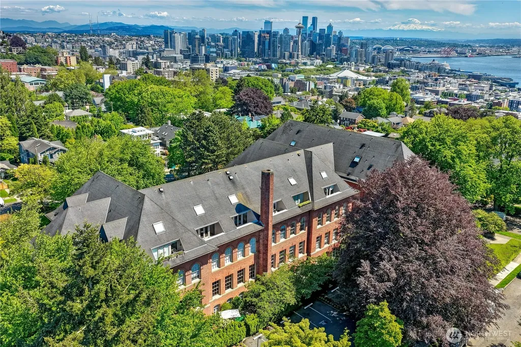 1401 5th Avenue W Seattle WA 98119