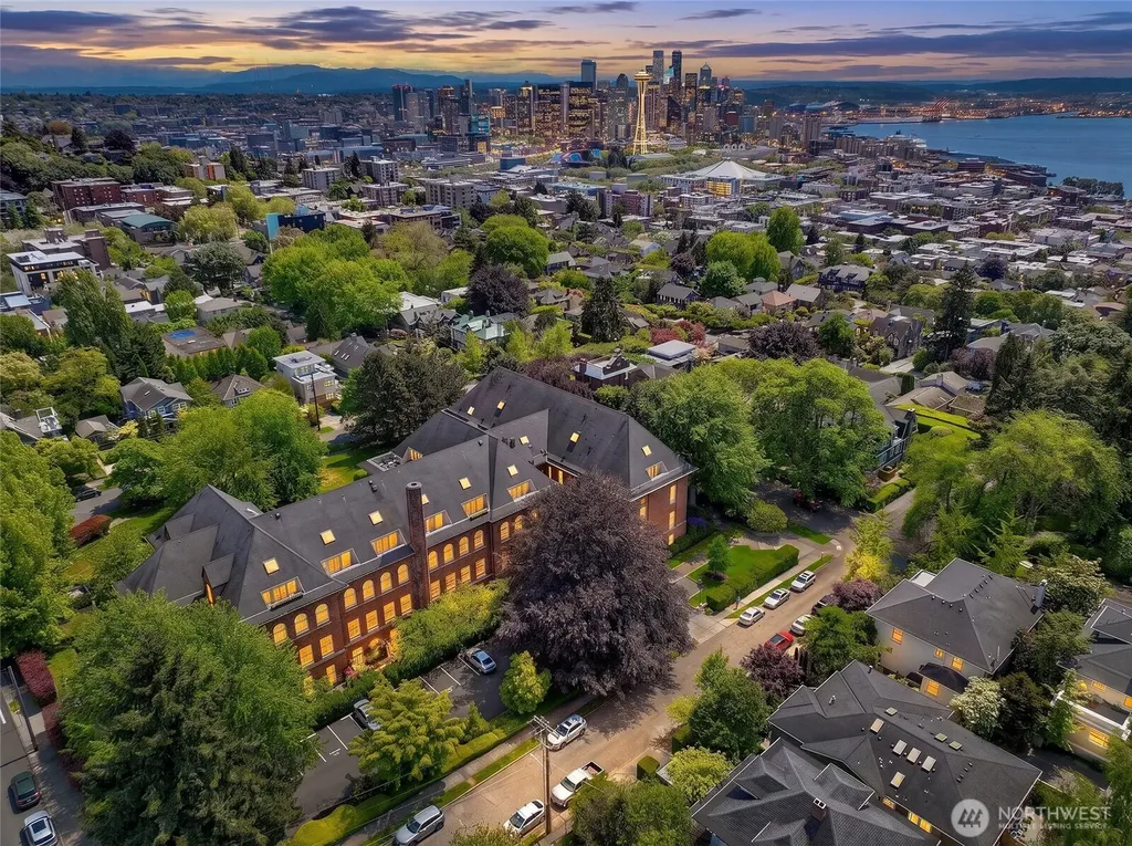 1401 5th Avenue W Seattle WA 98119