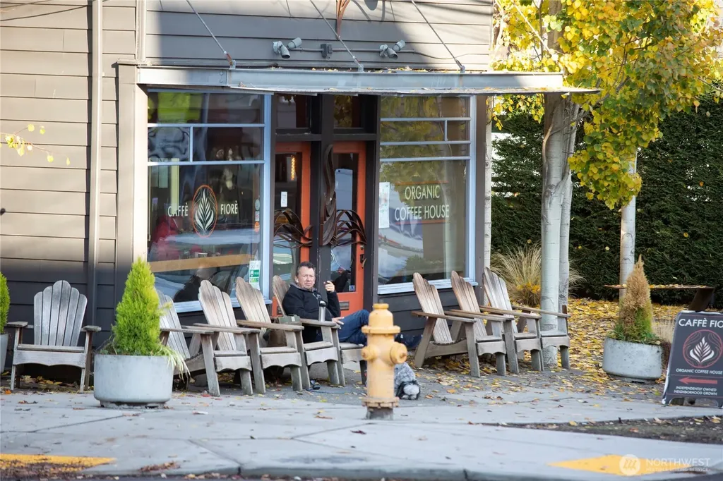 1401 5th Avenue W Seattle WA 98119